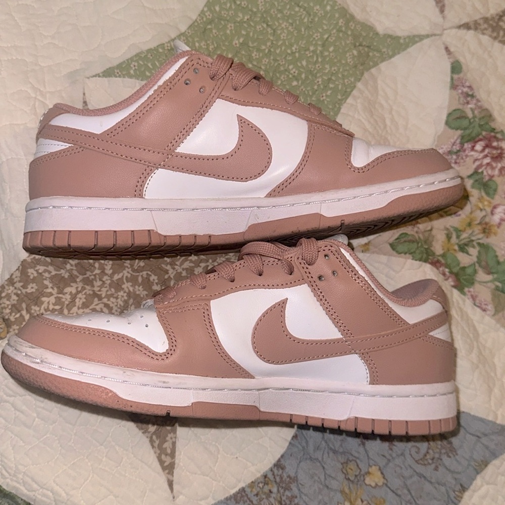 Nike dunk low size 7